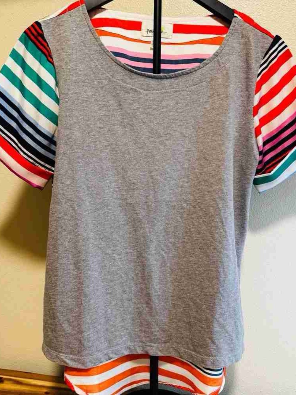 Casual Stripe-Sleeve Scoop Neck Top - Gray with Multicolor Stripes